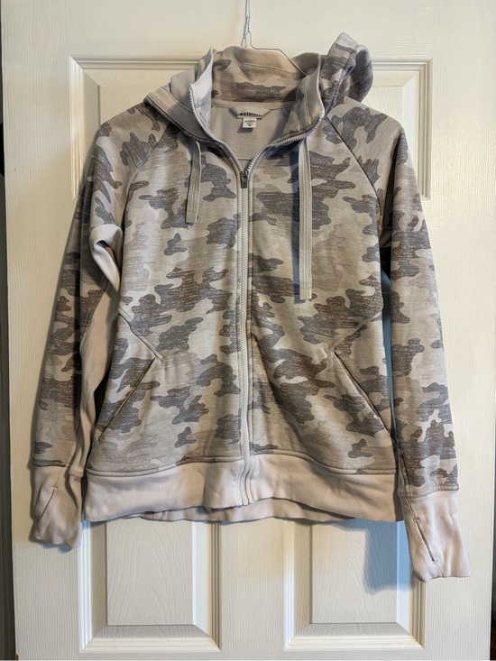 Athleta Tops - Athleta Triumph Camo Full Zip Hoodie Jacket Gray Sweatshirt Size M Thumbholes
